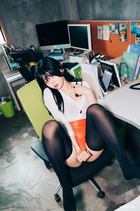  Zia (지아) - Office slave